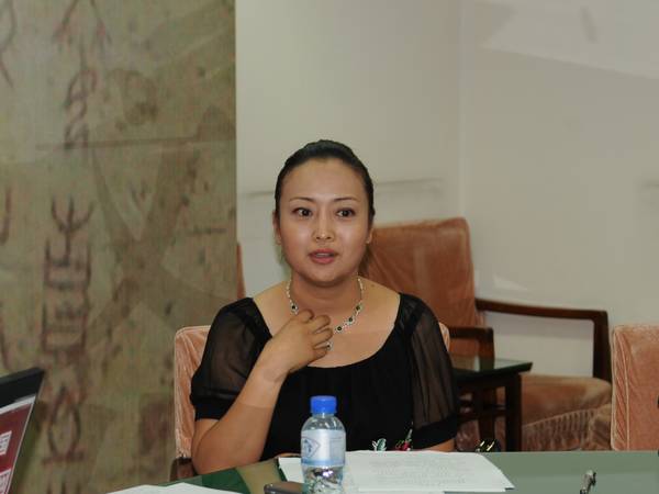 王红丽,山西清徐县嫦娥文化艺术有限公司董事长,晋剧表演艺术家胡嫦娥