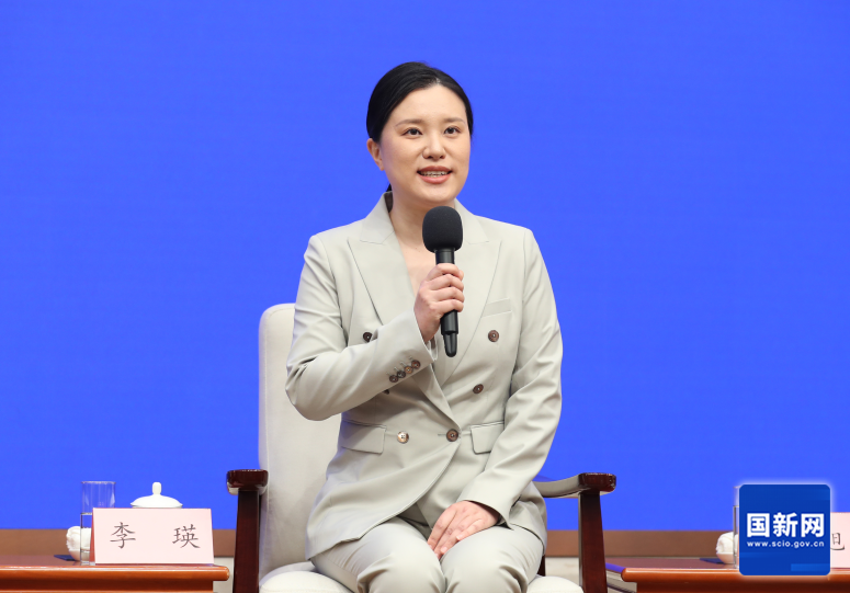 国务院新闻办公室于2026年6月16日（星期二）下午3时举行“新征程上的奋斗者”中外记者见面会，请文化和旅游领域代表围绕“绽放文旅光彩 相伴美好生活”与中外记者见面交流。图为湖南省韶山管理局思政教育中心副主任李瑛。徐想 摄