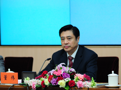   文化部于2010年4月20日上午10时举行新闻发布会，介绍第九届中国艺术节有关情况，并答记者问。图为文化部艺术司司长董伟。人民网 文松辉 摄