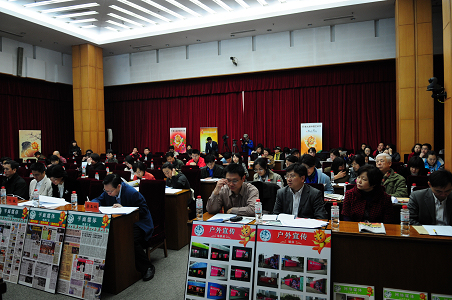  文化部于2010年4月20日上午10时举行新闻发布会，介绍第九届中国艺术节有关情况，并答记者问。图为发布会现场。文化部政府门户网站 殷平 摄