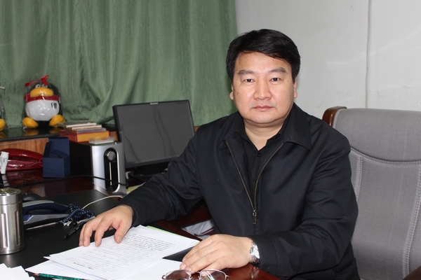 科学院文学研究所研究员巫志南,新疆维吾尔自治区文化厅副厅长徐锐军