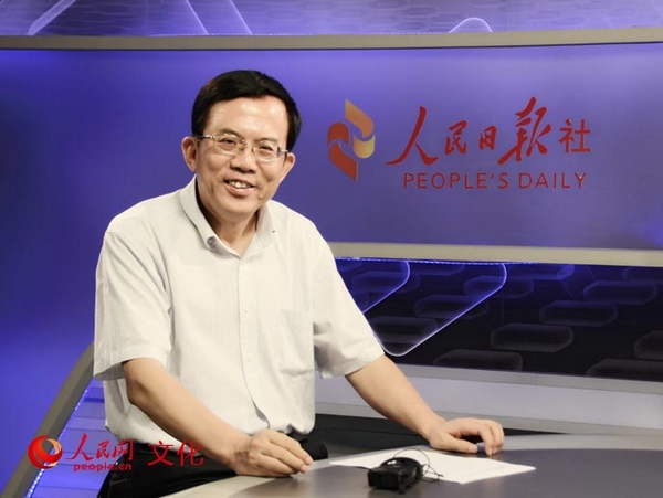 人民网北京7月15日电 （王鹤瑾）中国对外文化集团公司作为中国对外文化交流的主渠道、主桥梁，多年来与世界各国著名文化机构、美术馆、博物馆和著名文化企业、艺术院团、著名艺术家建立了和保持着广泛联系与密切合作。今天下，中国对外文化集团公司董事长兼总经理张宇做客人民网文化频道，为大家讲述中国文化集团是如何让世界成为中国的舞台。