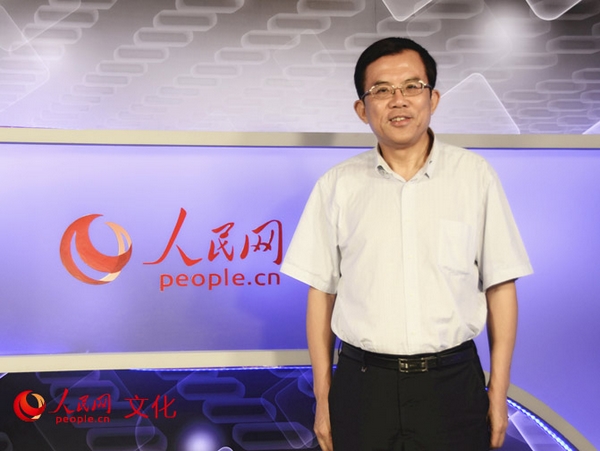人民网北京7月15日电 （王鹤瑾）中国对外文化集团公司作为中国对外文化交流的主渠道、主桥梁，多年来与世界各国著名文化机构、美术馆、博物馆和著名文化企业、艺术院团、著名艺术家建立了和保持着广泛联系与密切合作。今天下，中国对外文化集团公司董事长兼总经理张宇做客人民网文化频道，为大家讲述中国文化集团是如何让世界成为中国的舞台。