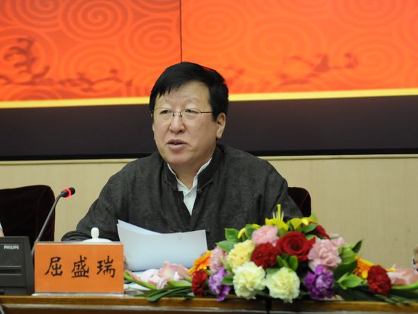  文化部于2011年5月18日10时举行新闻发布会，介绍2011年中国•嘉兴端午民俗文化节有关情况，并答记者问。图为文化部非物质文化遗产司副司长屈盛瑞。文化部政府门户网站 陈静 摄