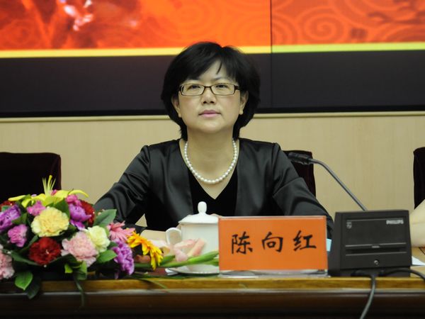  文化部于2011年5月18日10时举行新闻发布会，介绍2011年中国•嘉兴端午民俗文化节有关情况，并答记者问。图为文化部新闻发言人、办公厅副巡视员陈向红。文化部政府门户网站 陈静 摄