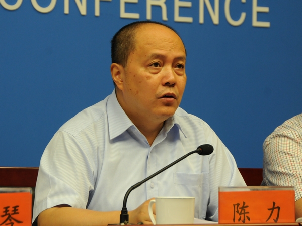 2015年8月11日10时，文化部召开2015年中国图书馆年会、中国文化馆年会新闻发布会，介绍2015年中国图书馆年会、中国文化馆年会有关情况。 图为国家图书馆副馆长、中国图书馆学会副理事长陈力。文化部政府门户网站记者杨倩 摄。