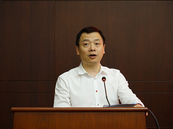 2018年8月28日下午14:30时，文化和旅游部召开新闻发布会介绍2018年国家艺术院团演出季相关情况。图为中国交响乐团团长张艺。文化和旅游部政府门户网站记者马思伟 摄。