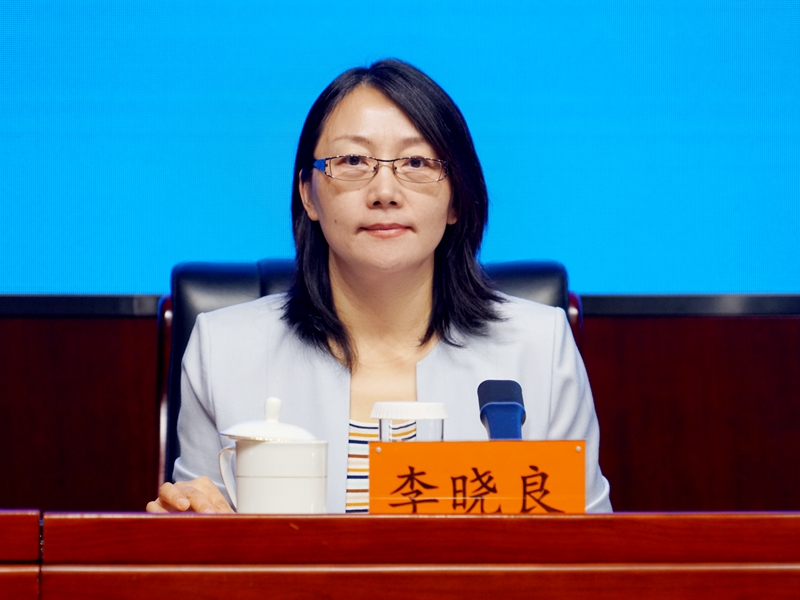   2024年09月02日下午15:00，文化和旅游部召开第六届中国西部交响乐周新闻发布会，介绍第六届中国西部交响乐周相关情况，并答记者问。图为文化和旅游部办公厅副主任、主持人李晓良。文化和旅游部政府门户网站 周祎 摄