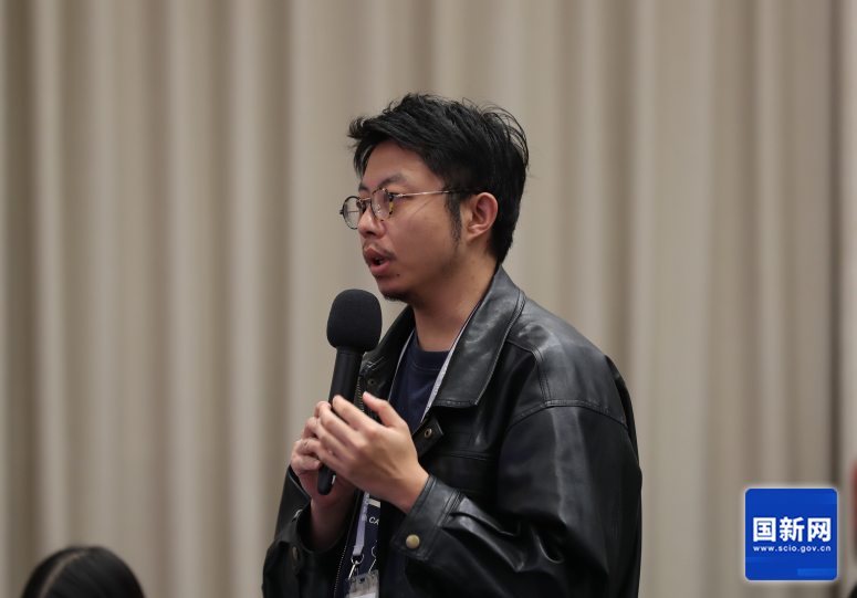 国务院新闻办公室于2024年9月30日（星期一）下午2时30分举行“推动高质量发展”系列主题新闻发布会，图为北京青年报记者提问。刘健 摄