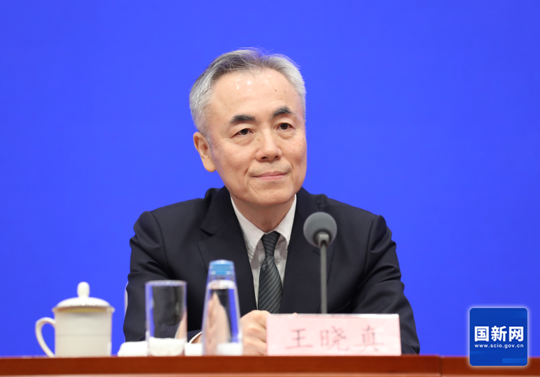   国务院新闻办公室于2025年7月3日（星期四）上午10时举行新闻发布会，介绍中国人民抗日战争暨世界反法西斯战争 胜利80周年主题展览和推出优秀文艺作品、文艺活动有关情况，并答记者问。图为中央广电总台副台长王晓真。徐想 摄。