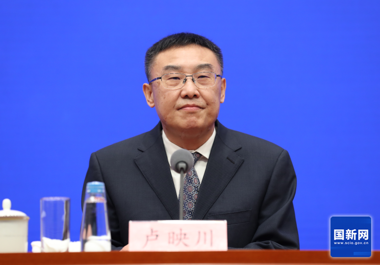   国务院新闻办公室于2025年7月3日（星期四）上午10时举行新闻发布会，介绍中国人民抗日战争暨世界反法西斯战争 胜利80周年主题展览和推出优秀文艺作品、文艺活动有关情况，并答记者问。图为文化和旅游部副部长卢映川。徐想 摄。