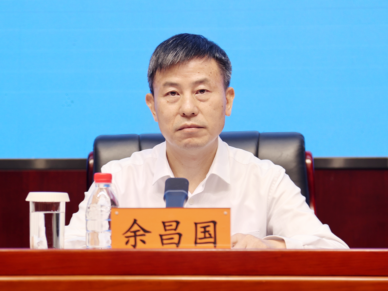   2025年07月09日（星期三）下午3时，文化和旅游部召开2025年第二季度例行新闻发布会， 介绍旅游市场强迫购物整治工作有关情况，发布暑期、汛期旅游安全提示，并答记者问。图为文化和旅游部市场管理司副司长余昌国。文化和旅游部信息中心 周祎 摄