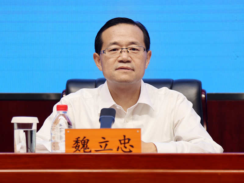   2025年07月09日（星期三）下午3时，文化和旅游部召开2025年第二季度例行新闻发布会， 介绍旅游市场强迫购物整治工作有关情况，发布暑期、汛期旅游安全提示，并答记者问。图为文化和旅游部资源开发司副司长魏立忠。文化和旅游部信息中心 周祎 摄