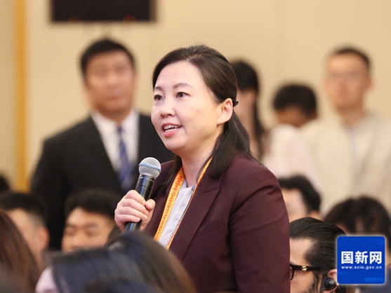 中国人民抗日战争暨世界反法西斯战争胜利80周年纪念活动新闻中心定于2025年8月28日（星期四）上午10时，在梅地亚新闻中心二层新闻发布厅举办中国人民抗日战争暨世界反法西斯战争胜利80周年纪念活动第一场记者招待会，介绍中国人民抗日战争暨世界反法西斯战争胜利80周年纪念活动有关筹备进展，并回答记者提问。图为总台央视记者提问。刘健 摄