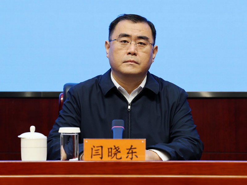   2025年09月23日（星期二）上午10时，文化和旅游部2025年第三季度例行新闻发布会， 介绍第十四届中国艺术节主要活动、筹备工作进展情况，发布国庆、中秋假期旅游安全提示，并答记者问。图为文化和旅游部公共服务司副司长闫晓东。文化和旅游部信息中心 周祎 摄