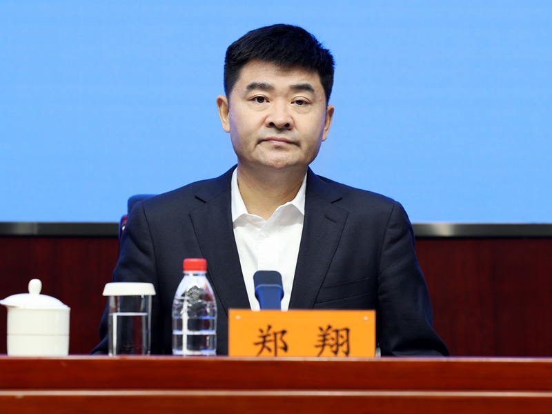 2026年04月27日（星期一）下午3时，文化和旅游部召开2026年第一季度例行新闻发布会， 介绍旅游市场强迫购物整治工作开展情况，并答记者问。公安部治安管理局副局长郑翔。文化和旅游部信息中心 周祎 摄