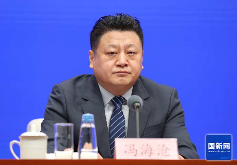   国务院新闻办公室于2026年9月7日（星期一）上午10时举行新闻发布会，请工业和信息化部副部长谢远生、工业和信息化部消费品工业司负责人冯海沧、商务部流通业发展司负责人张祥、文化和旅游部非物质文化遗产司司长单钢新、市场监管总局标准创新管理司司长魏宏介绍推动历史经典产业高质量发展有关情况，并答记者问。图为工业和信息化部消费品工业司负责人冯海沧（徐想 摄）