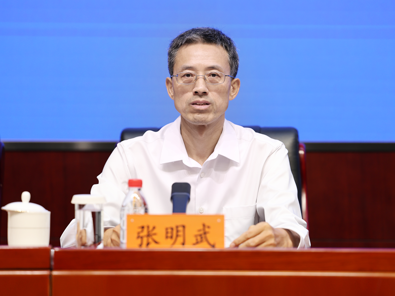 2026年09月20日（星期日）下午3时，文化和旅游部召开2026年第三季度例行新闻发布会， 介绍第八届中国诗歌节和第十一届中国京剧艺术节总体情况、筹备情况、特色亮点等，并答记者问。图为武汉市人民政府副秘书长张明武。文化和旅游部信息中心 周祎 摄