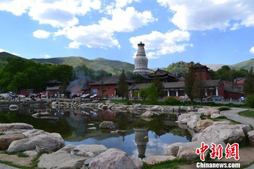 资料图：山西佛教圣地五台山全景。　白永兴摄